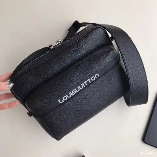 Fake Louis Bags Louis Messenger Vuitton 0704
